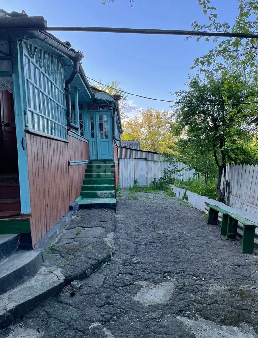 Casă de locuit în Scoreni - Poză 8
