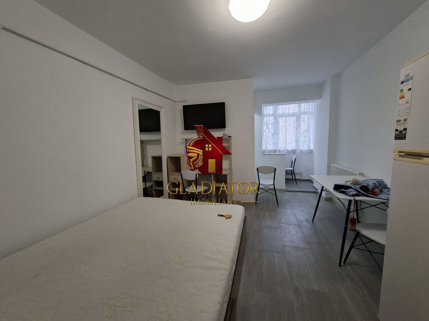 Garsoniera Alexandru cel Bun strada Plaiesilor, renovata, disponibila - Poză 7