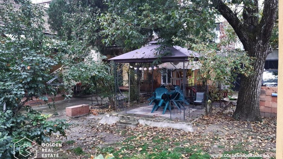 Casa mare, cu 4 apartamente a cate 1, 2, 3 și 4 camere fiecare - Poză 6