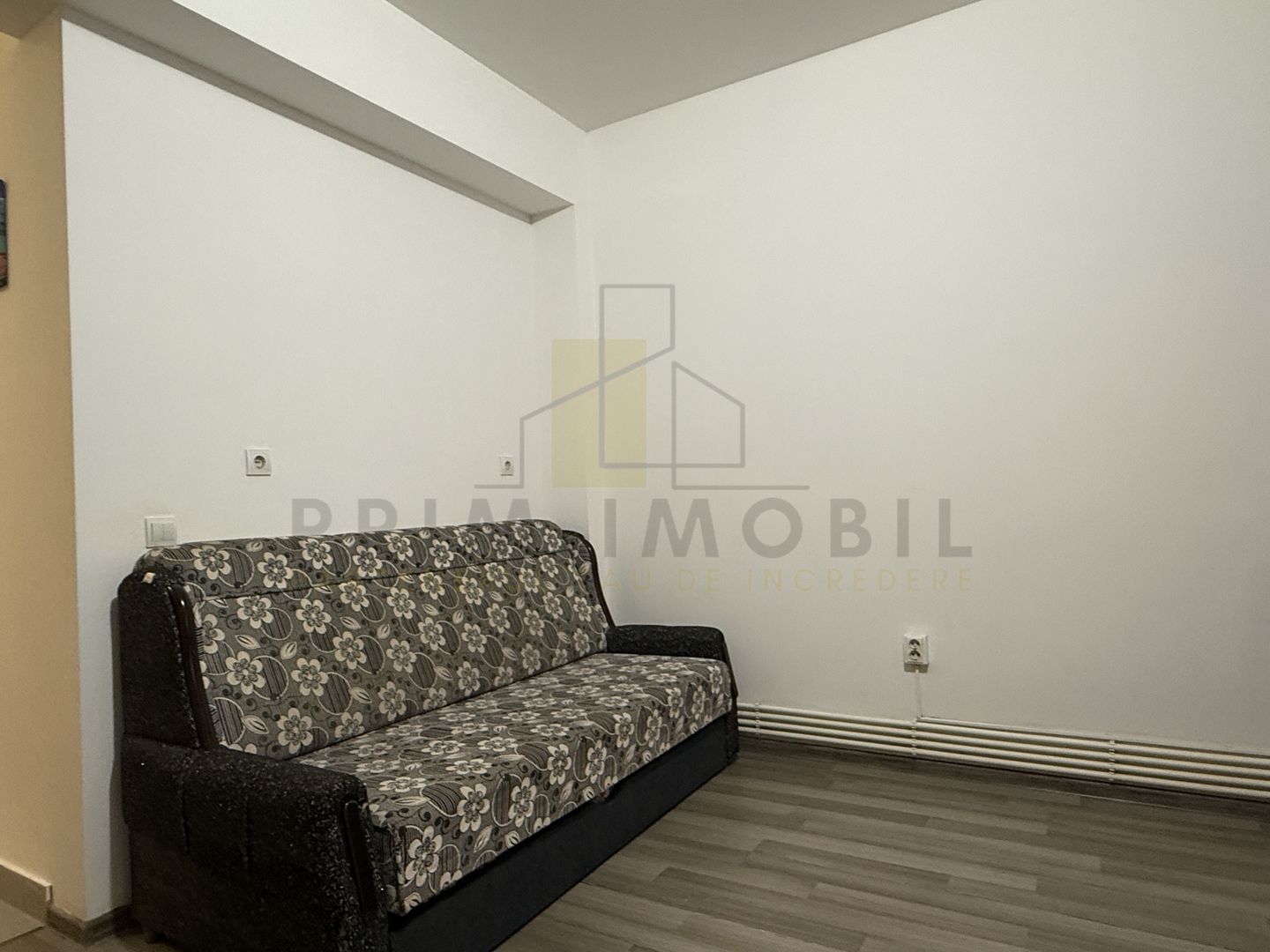 Studio, bloc nou, intabulat, Tatarasi - 2 baieti - Poză 7