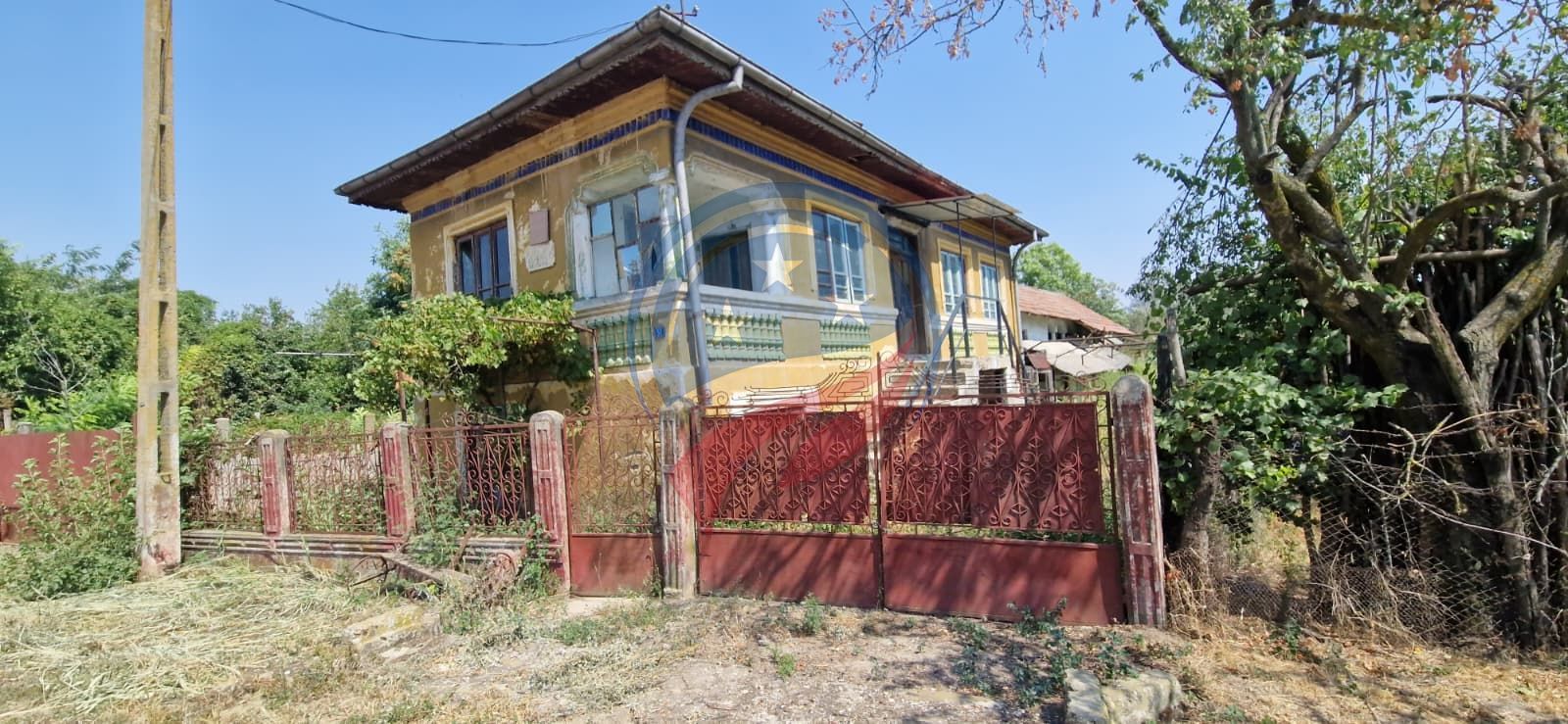 Casa de vanzare  5 camere + teren 2200 mp in loc. Calopar satul Bazdana - Poză 4