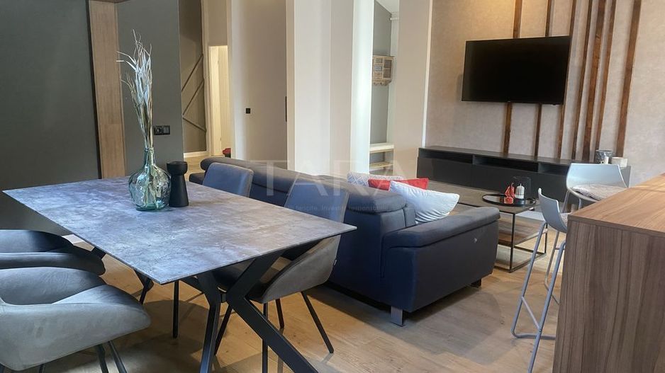 Nou, mobilat, nelocuit, apartament 3 camere. Garaj și boxă. Floresti. - Poză 2