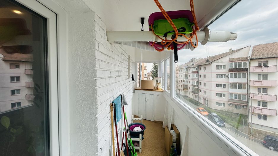 Apartament in zona centrala, la cheie, mobilat, utilat, et intermediar - Poză 17