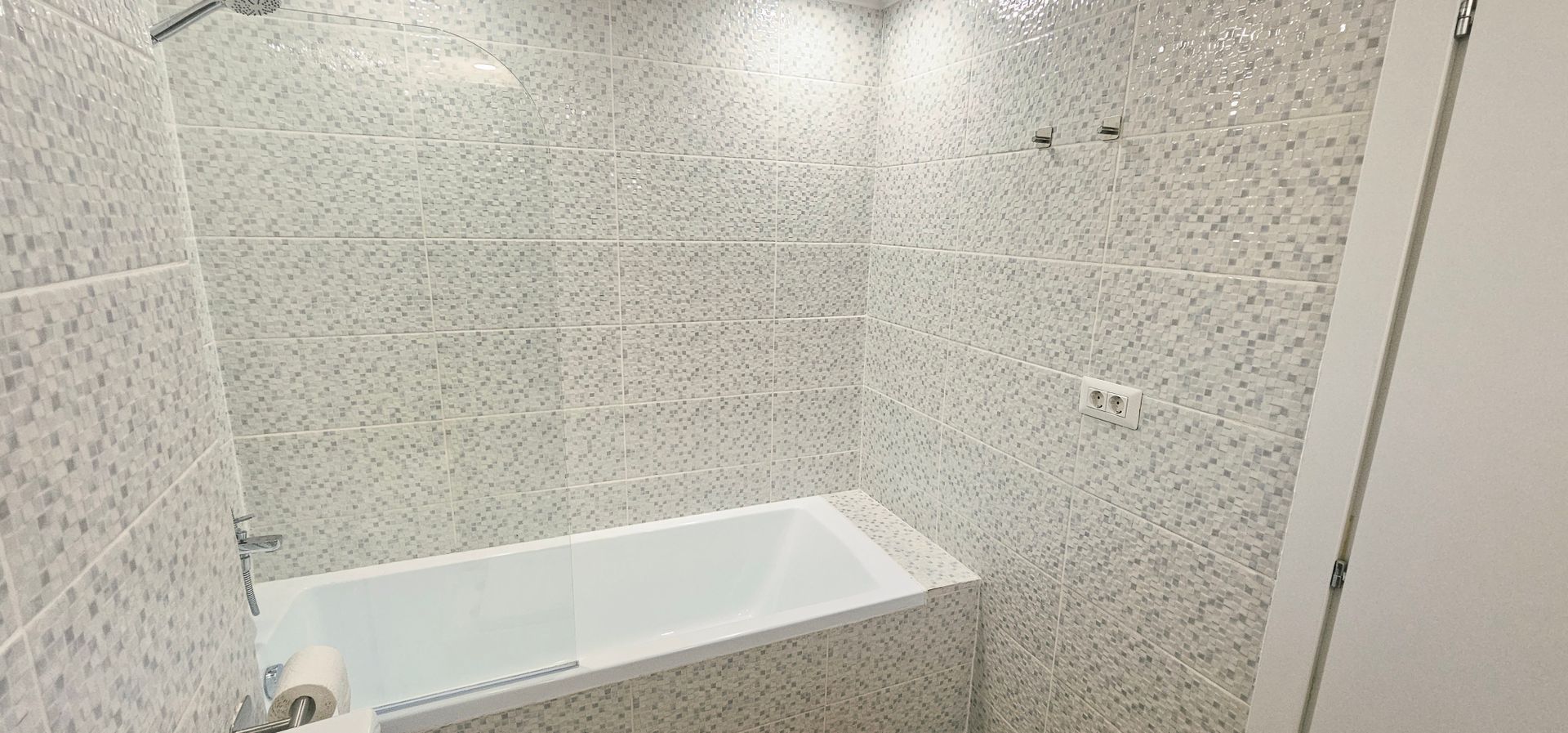 Sea View Olimp, Apartament 3 camere mobilat, vedere la mare - Poză 9