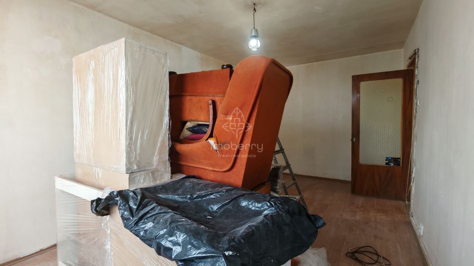 Vanzare apartament doua camere, de renovat, zona Crangasi - Str Ceahlau - Poză 1