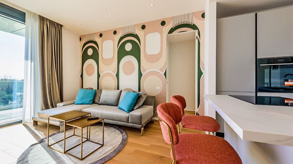 Apartamentul de la Malul Mării – Eleganță Contemporană în Inima Stațiunii - Poză 1