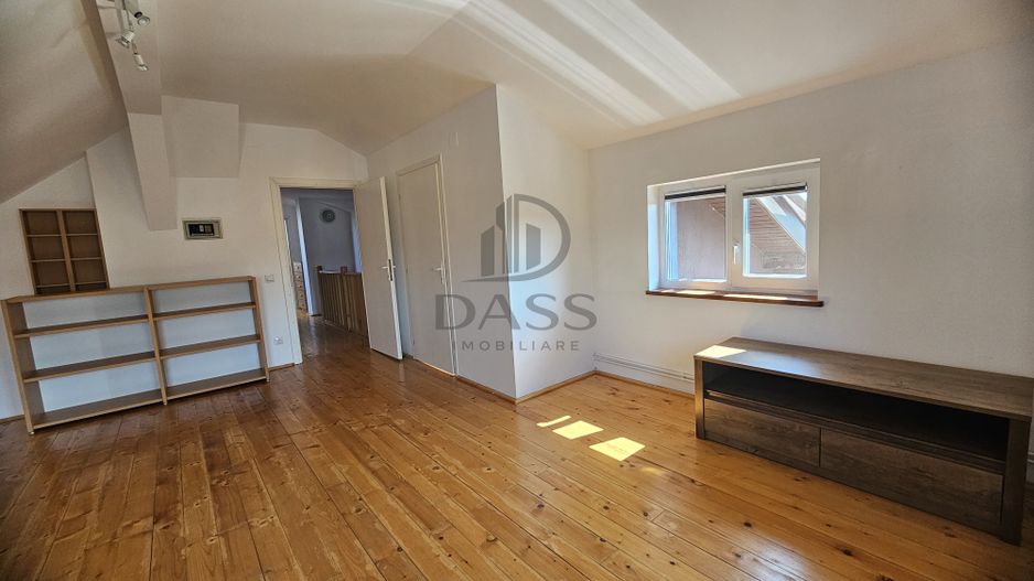 Apartament de inchiriat 6 camere 179 mp Etaj 2 + mansardă - Poză 25