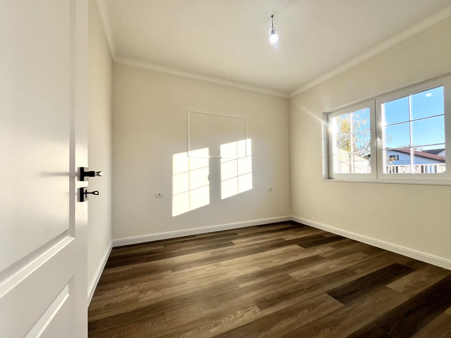 Duplex premium în Moșnița Nouă, separat prin camera tehnică, P+ 1 etaj - Poză 9