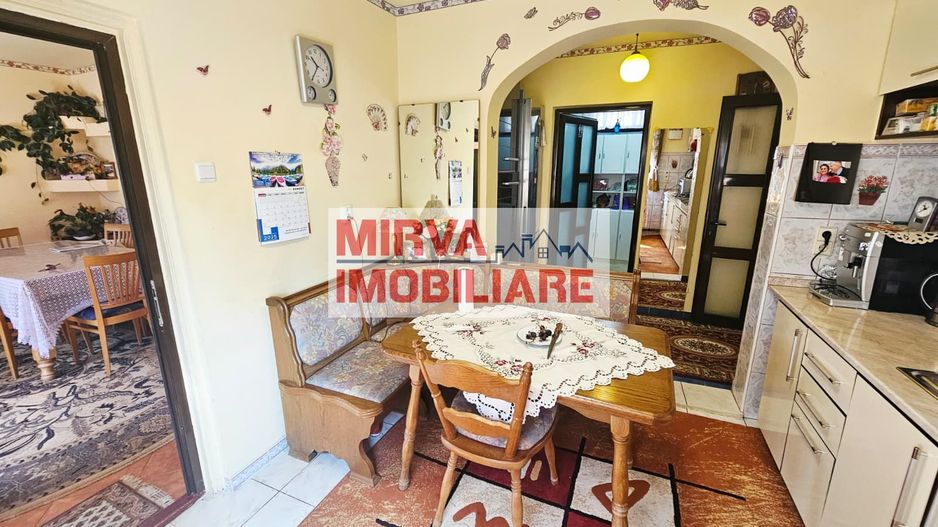 🏡 Casă spațioasă cu 9 camere în Strejnicu – pentru locuință, birouri - Poză 88