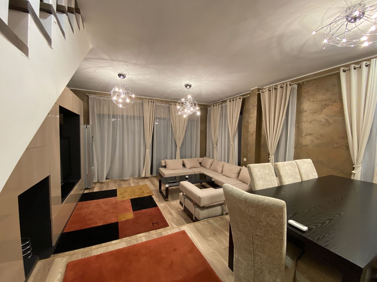 Duplex de vânzare/ cartier Europa/  curte/ terasa de 25 mp/ finisat modern - Poză 1