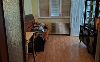 De vanzare apartament cu 2 camere, parter, micro 13 B, 60.000 euro - Poză 5
