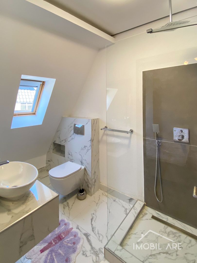 Apartament de lux cu 4 camere la mansardă - Poză 10