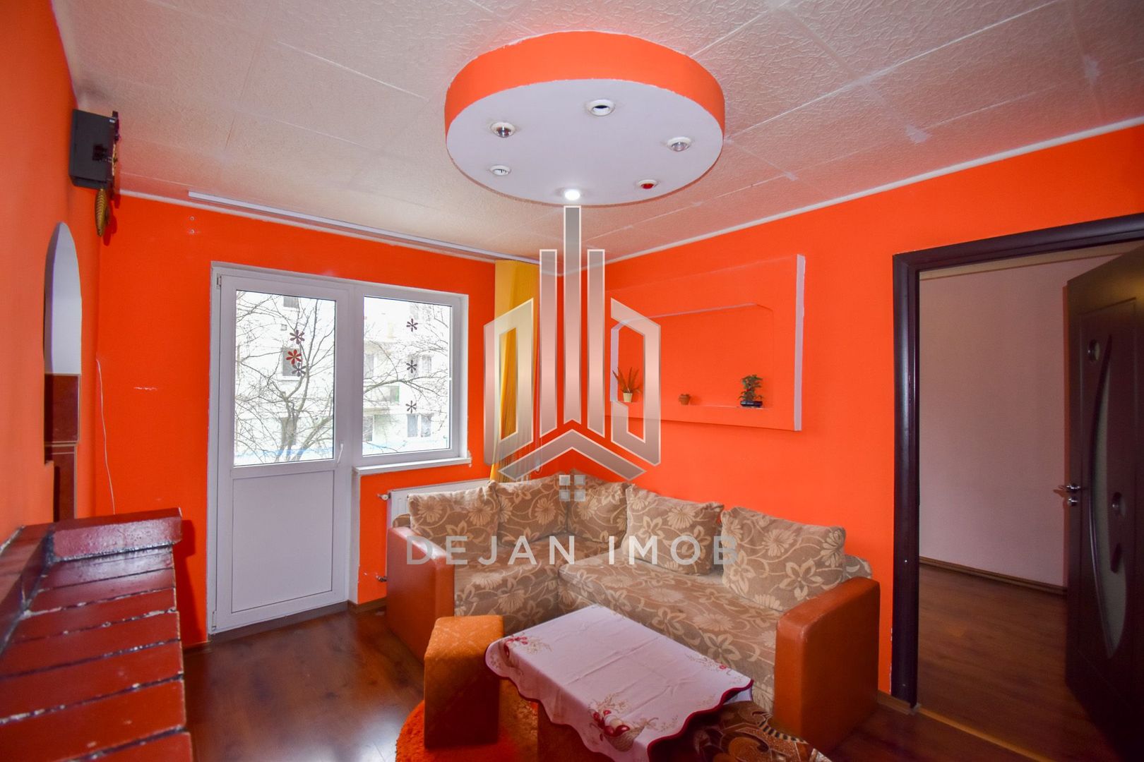 Apartament cu 2 camere de vânzare în Simeria, Sfantu Gheorghe - Poză 1