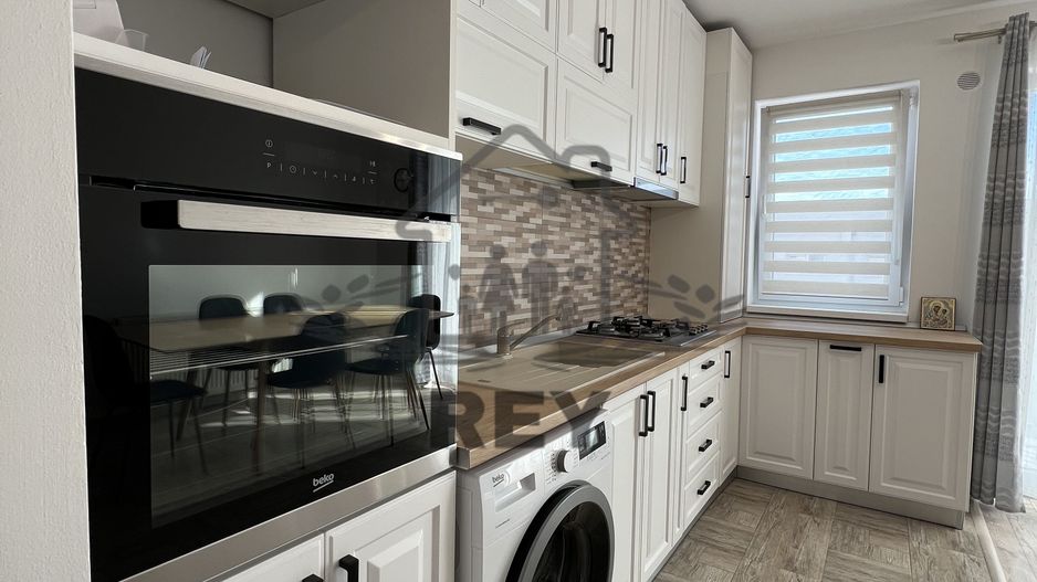 Apartament de vânzare 3 camere zona Balanta/Parcare sub și supra terană - Poză 1