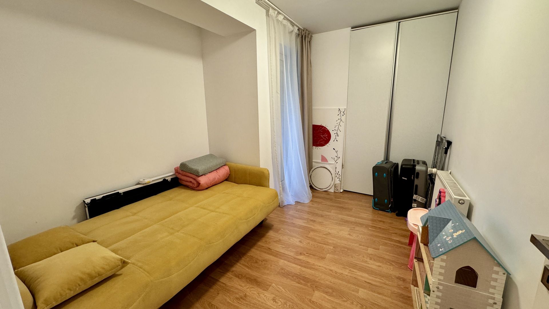 Apartament luminos cu 3 camere, complet mobilat, vedere panoramică spre Tâmpa - Poză 12
