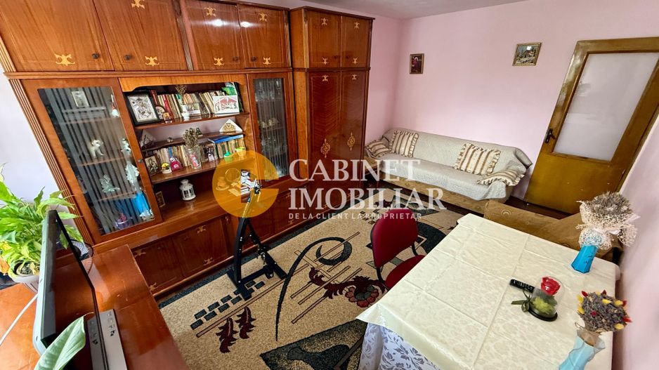 Rond Zimbru - Apartament cu 3 camere decomandat - Bloc dupa 1980 - Poză 1