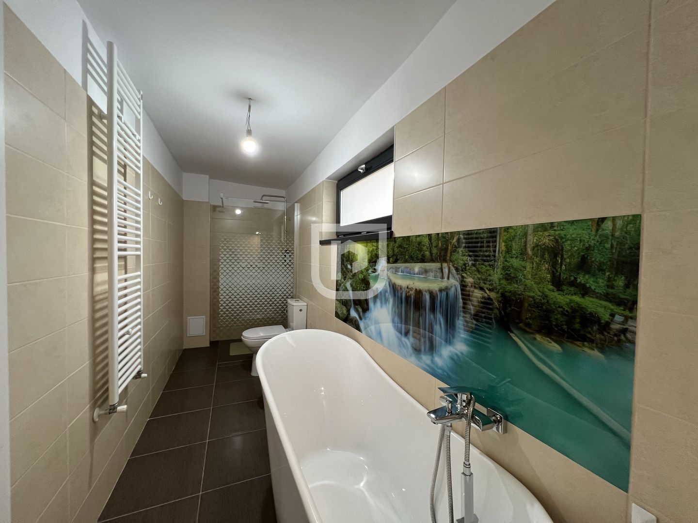 Casa din barne cu 3 dormitoare si pardoseala Gura Humorului - Poză 8