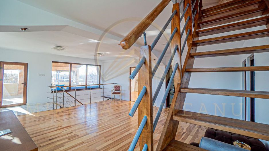 Lazu - Vila de vânzare compusă din P+1E+M. - Poză 34