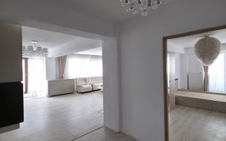 Penthouse 3 camere decomandate 90 mpu Doamna Stanca - Poză 10