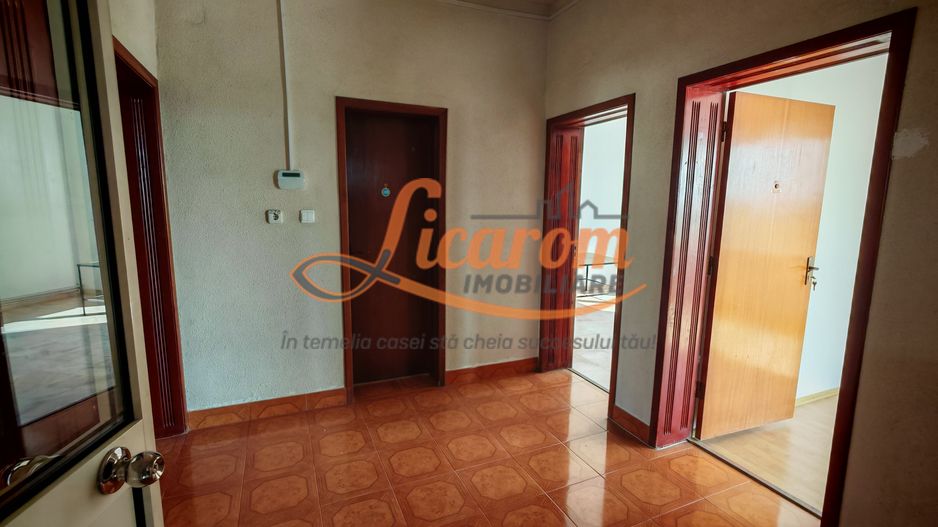 Hala 500 mp productie/depozitare Bartolomeu,birouri,parcare mare. - Poză 7