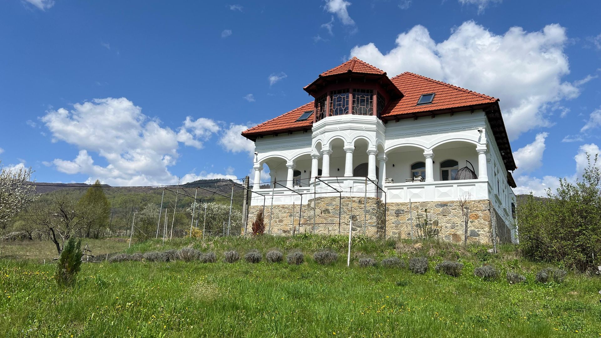 Conac 10 camere | renovat integral | Arefu | Baraj Vidraru - Poză 2