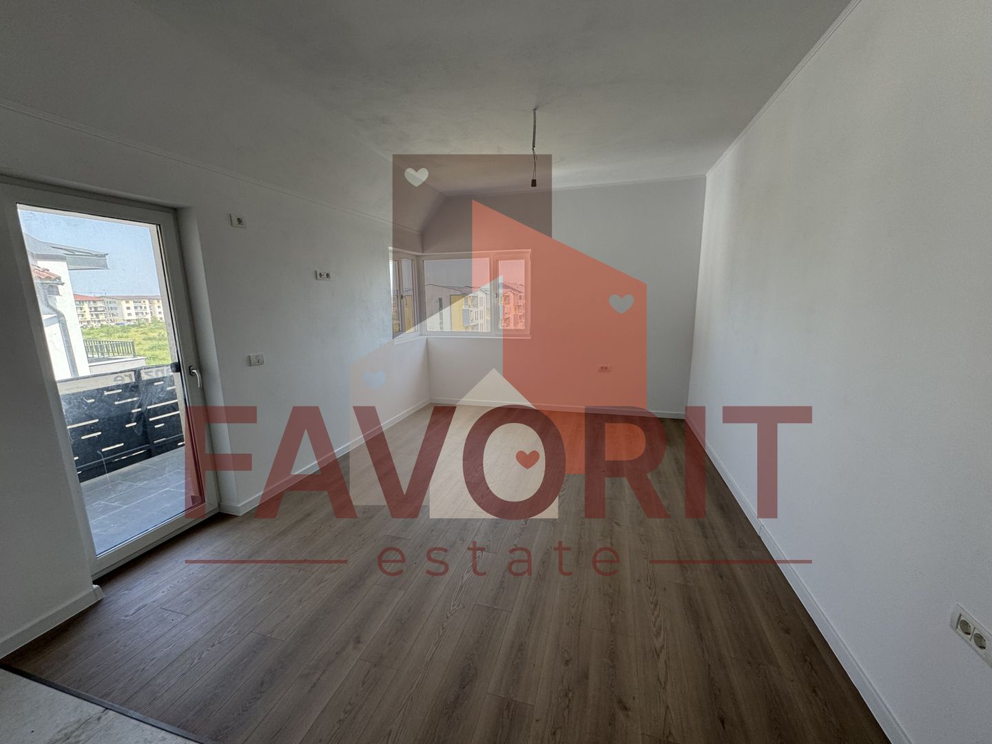 Bloc NOU. Disponibil imediat. Strada asfaltata - Poză 6