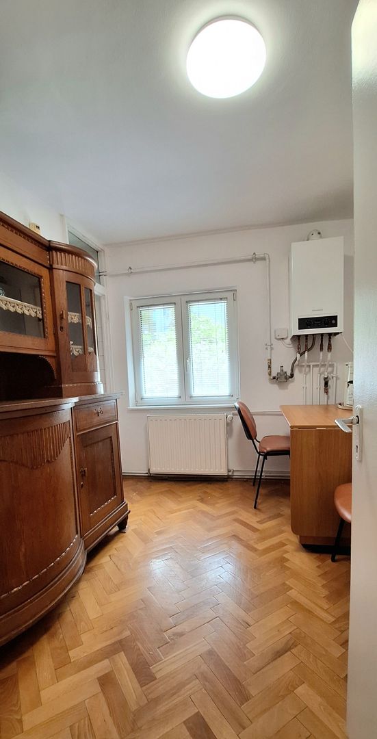 Apartament renovat cu 3 camere - zona Andrei Saguna - Poză 9