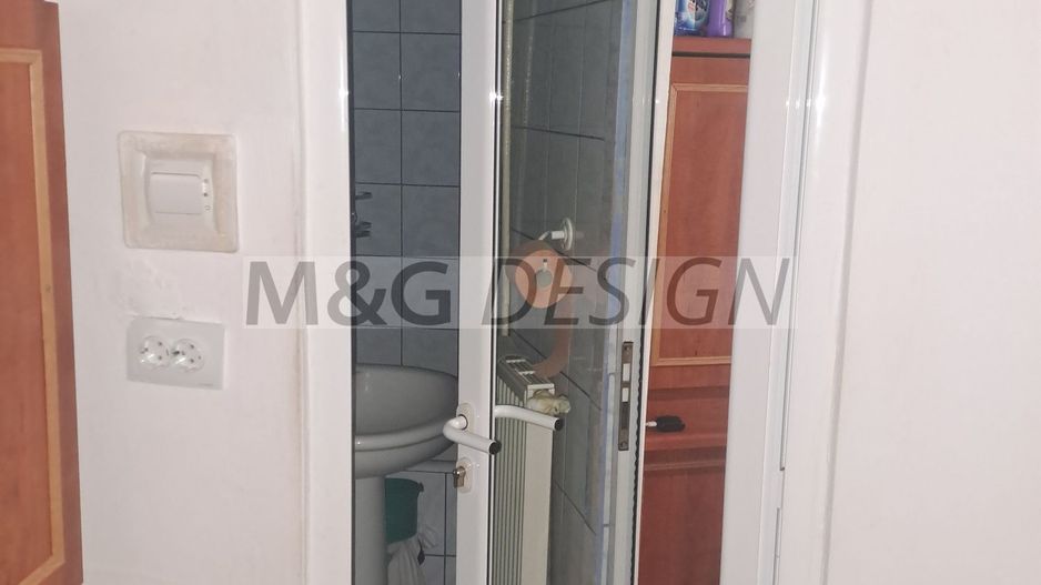 Apartament 2 camere Aradului etaj 4 decomandat - Poză 5