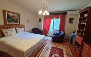 Vila deosebitǎ în zona centrala - Poză 7