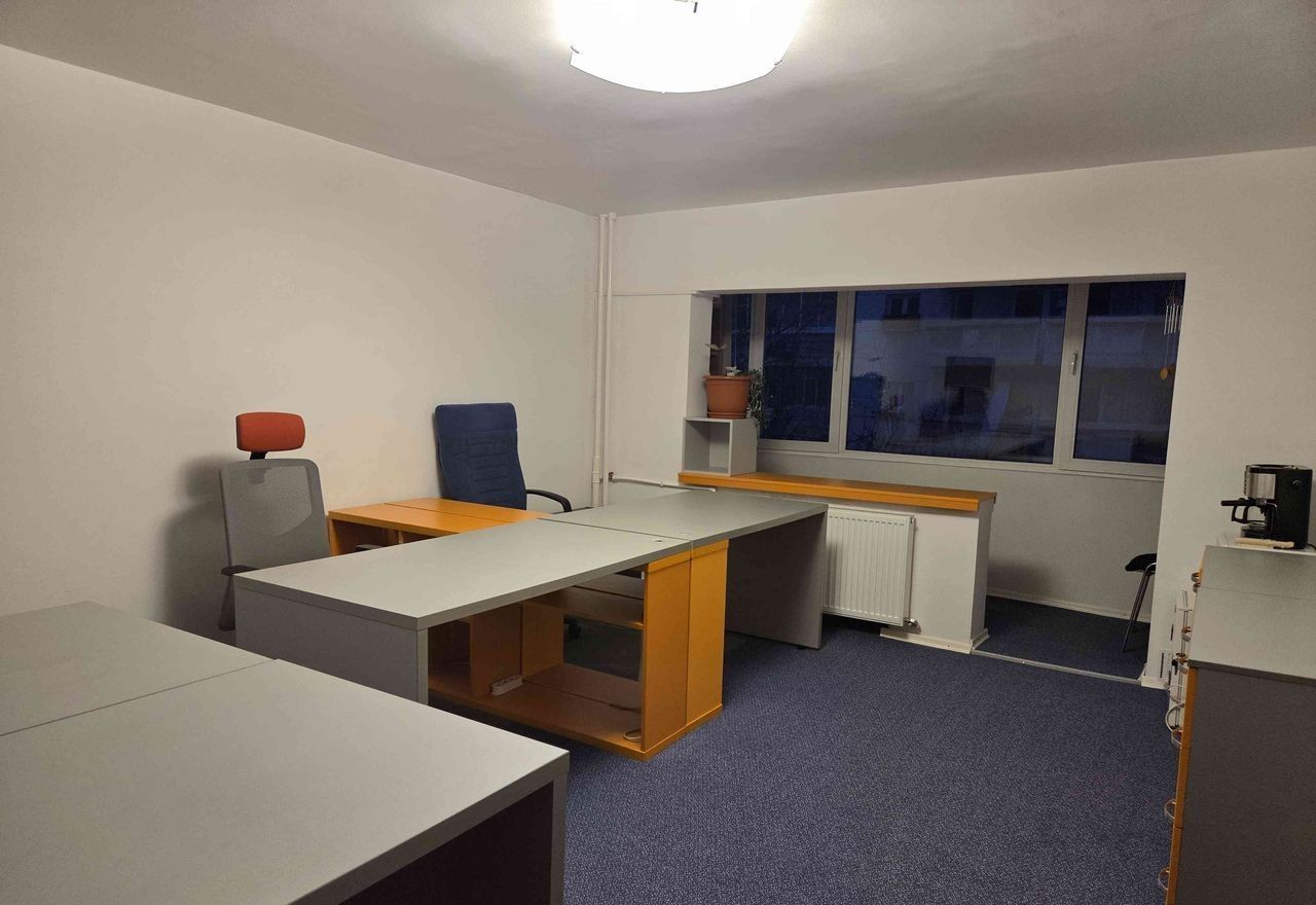 Închiriez garsonieră, Decebal, destinat pentru birouri/cabinet avocat - Poză 1