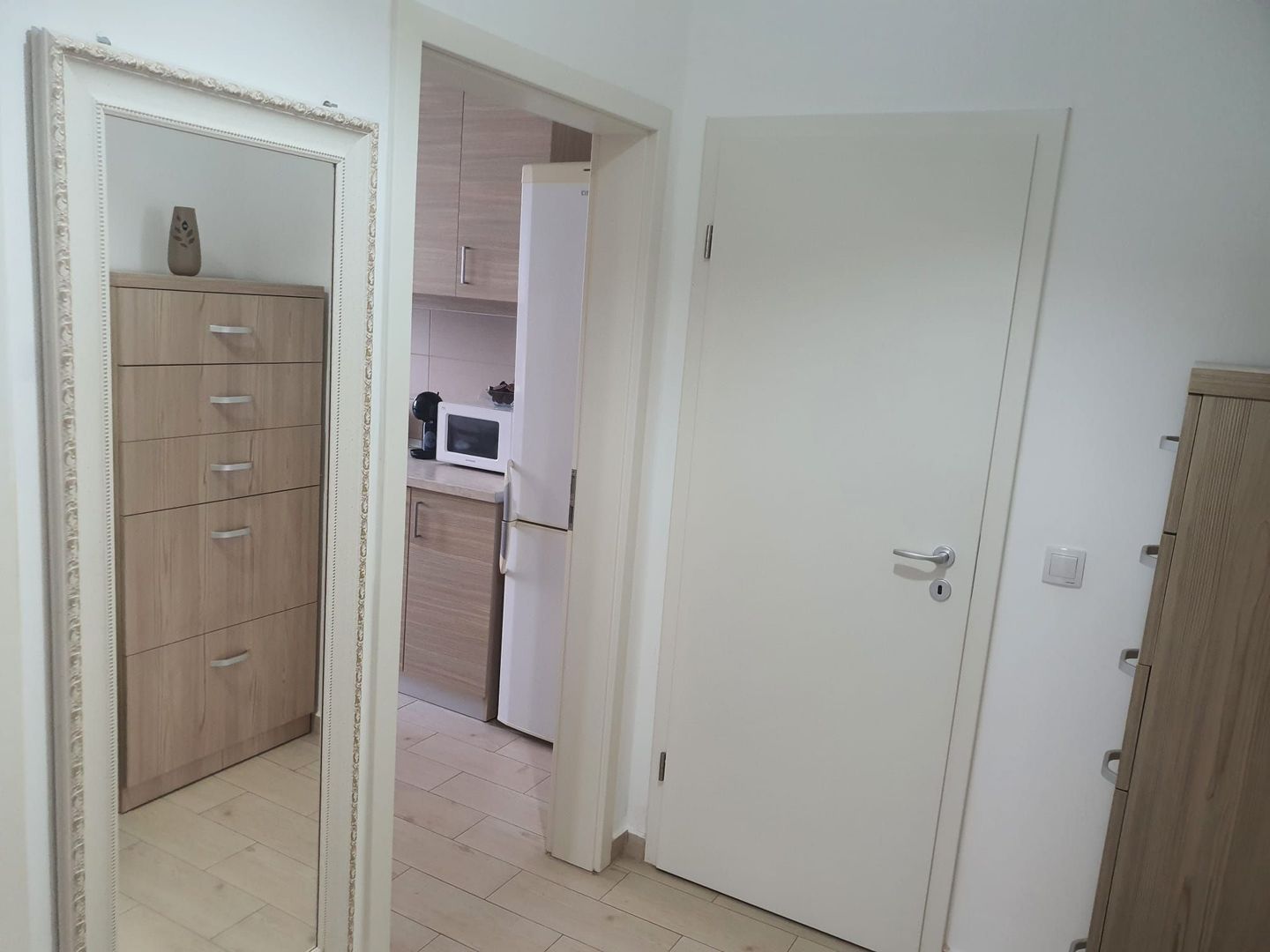 Apartament o cameră cu bucătărie separată - Doamna Stanca - Poză 14