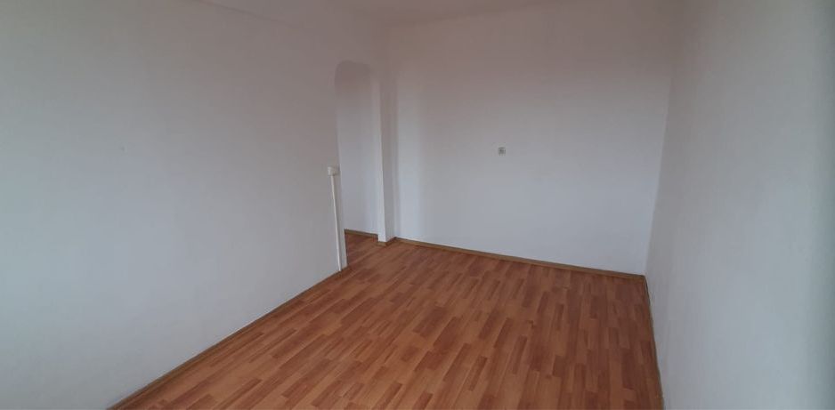 BRASADAS vinde ap 2 cam etaj 3 in zona CENTRALA. - Poză 2