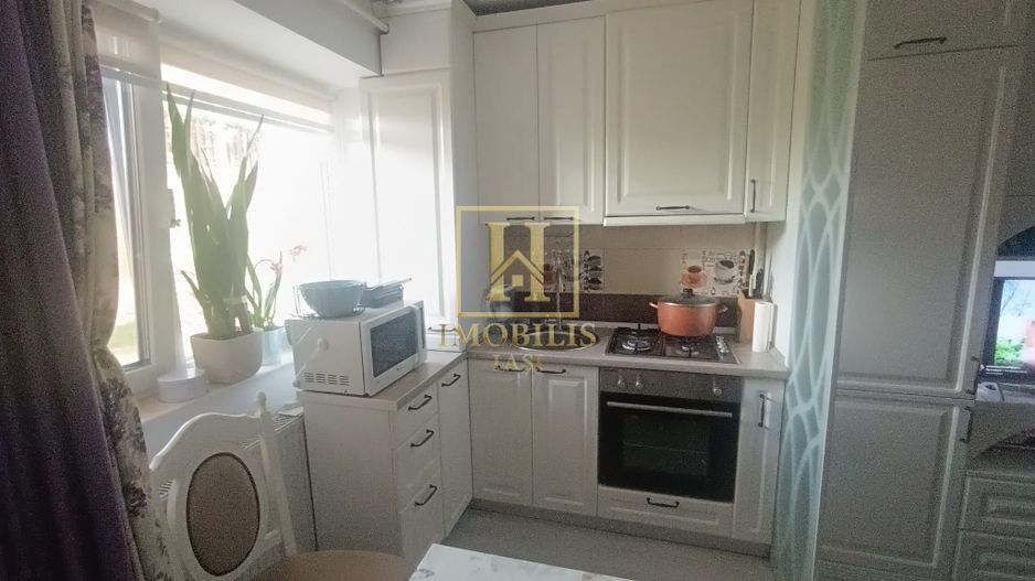 Apartament 2 camere cochet SD 41 mp. Pacurari 95000 euro - Poză 1