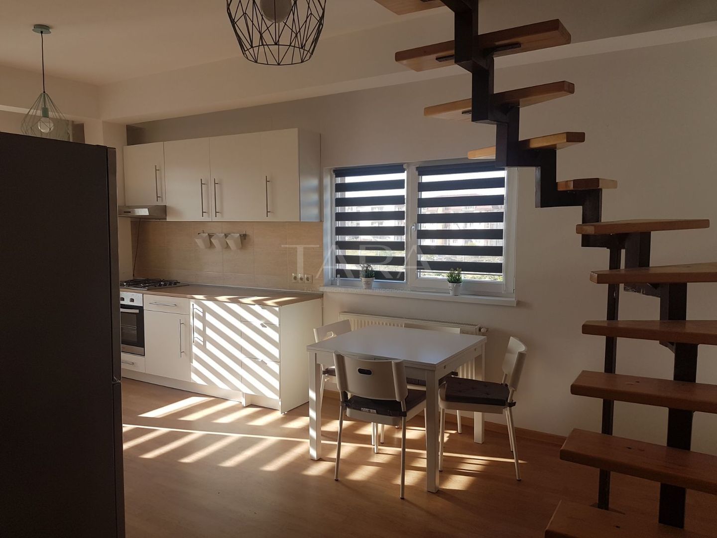 Apartament cu 4 camere de închiriat în zona Buna Ziua - Poză 10