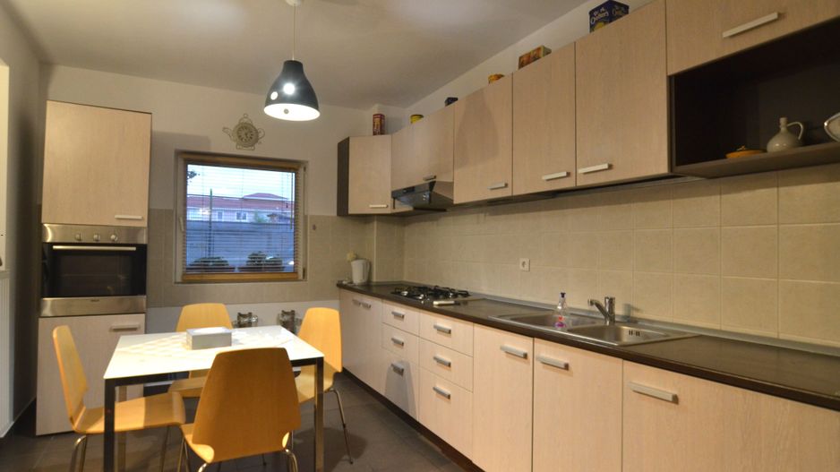 Casa insiruita zona Pipera complex rezidential AZUR - Poză 8