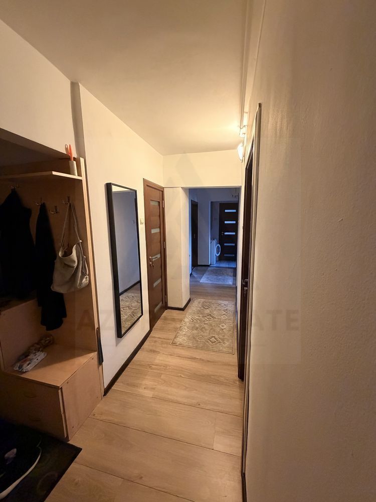 Apartament 4 camere 75 mp cu  balcon si pivnita pe b-dul Mihai Viteazu - Poză 2