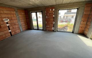 Casă individuală cu garaj , curte generoasă - Poză 4