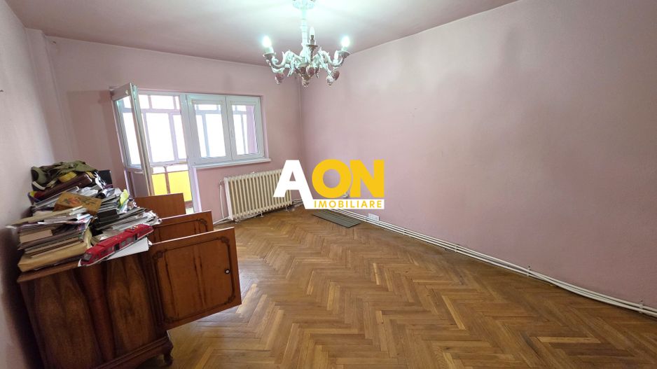 Apartament 4 camere, etaj 1, cu garaj si boxa, zona Scolii M. Eminescu - Poză 2