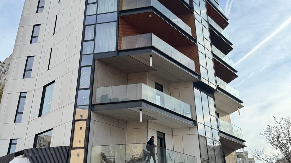 Oportunitate - Spatiu de birouri premium in Cladire Mixta Zona Decebal - Poză 1
