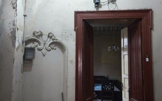 Casă cu farmec istoric în zonă protejată Rosetti, ideală pentru restaurare - Poză 8