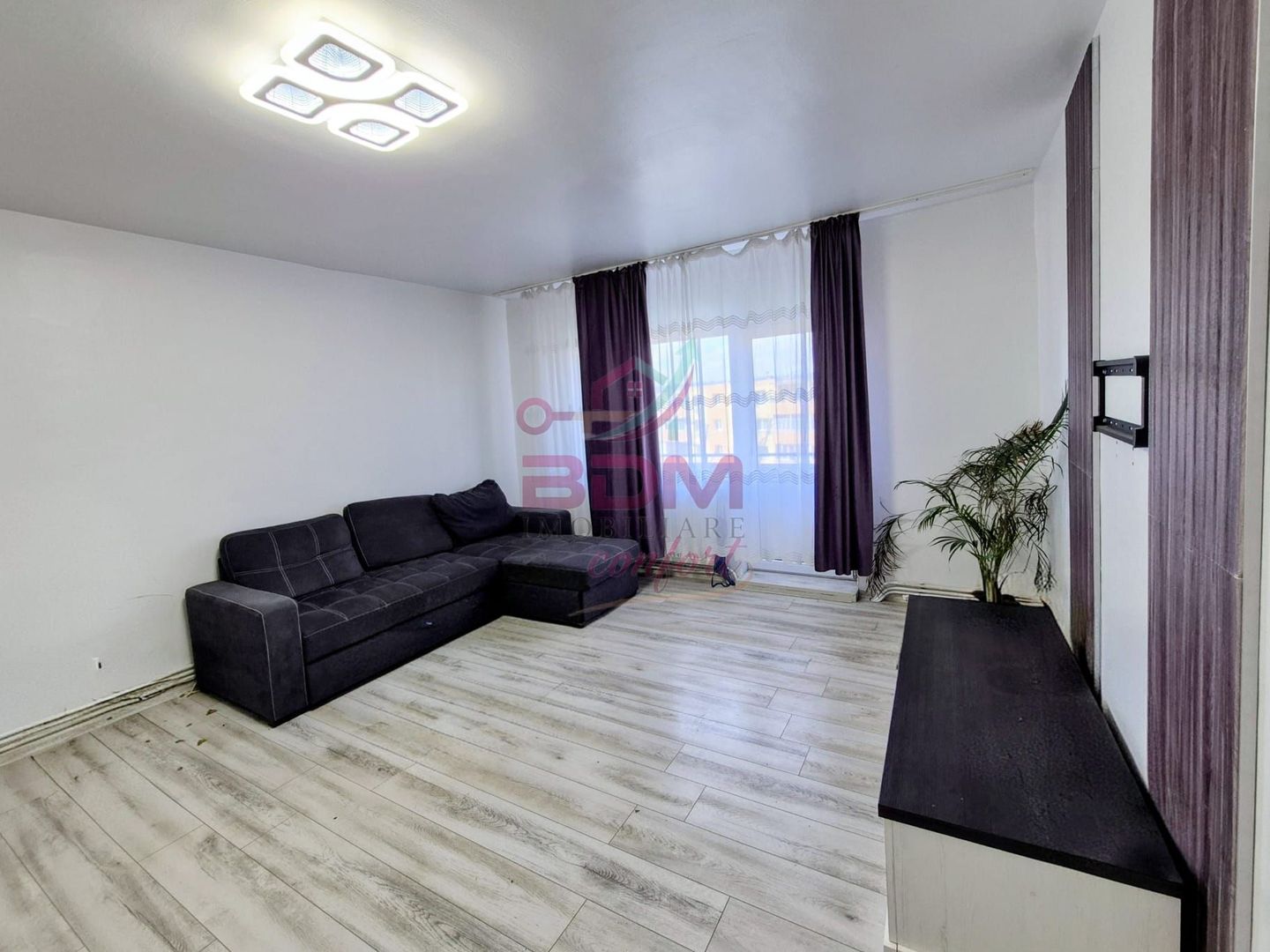 COMISION 0 |Apartament 3 camere | decomandat | spatios | zona Micro 3 - Poză 1