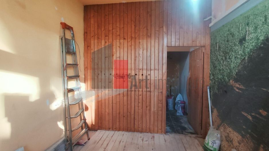 Spatiu Piata Domenii, trafic pietonal si auto - Poză 1