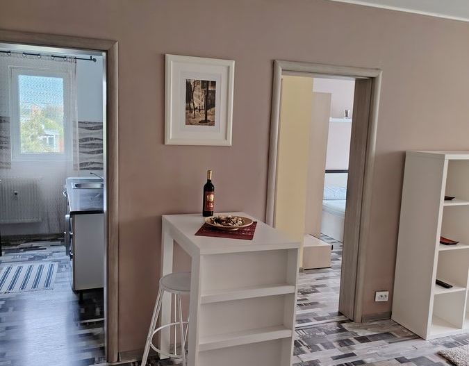 Vanzare Apartament 2 camere, 50 mp, etajul 5/10, metrou Favorit - Poză 3