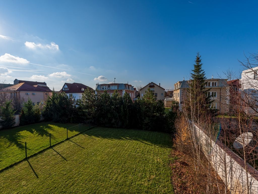 Modern villa | 6 rooms | Iancu Nicolae - Poză 15