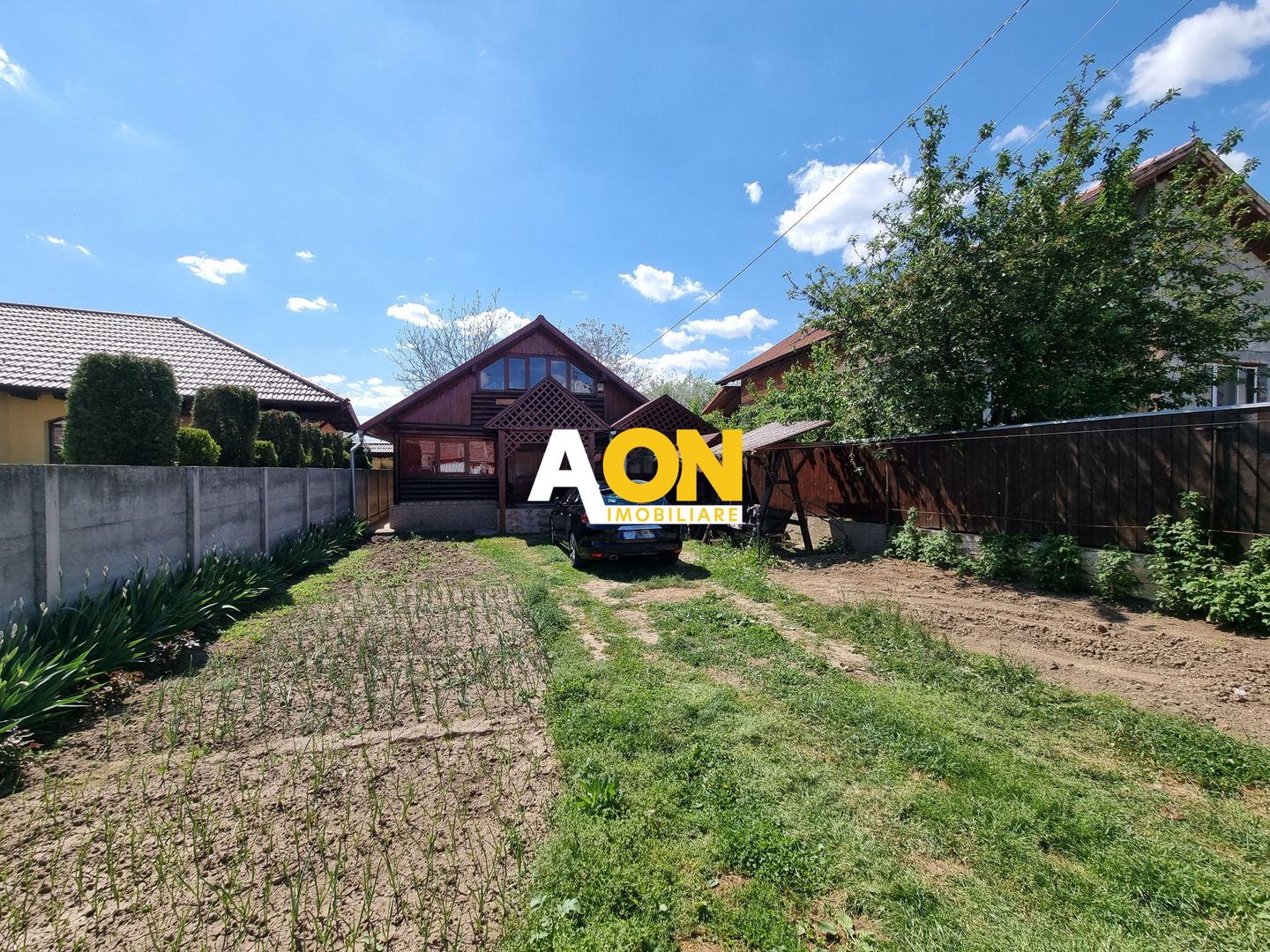 De vanzare casa P+M in stil rustic, 312 mp teren, Barabant - Poză 1