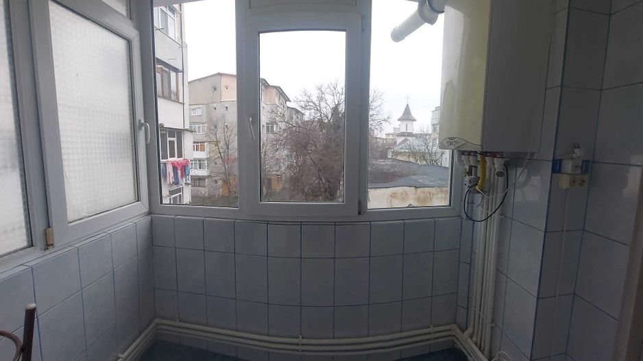 Apartament 3 camere de vânzare – Micro 21 | Etaj 2/4 | Centrală Ariston | Izolat - Poză 6