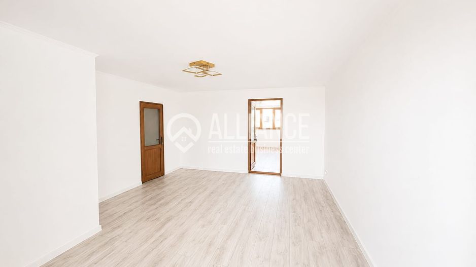 VALU LUI TRAIAN -Casa 6 Camere P+1+M 201 mp utili - Poză 10
