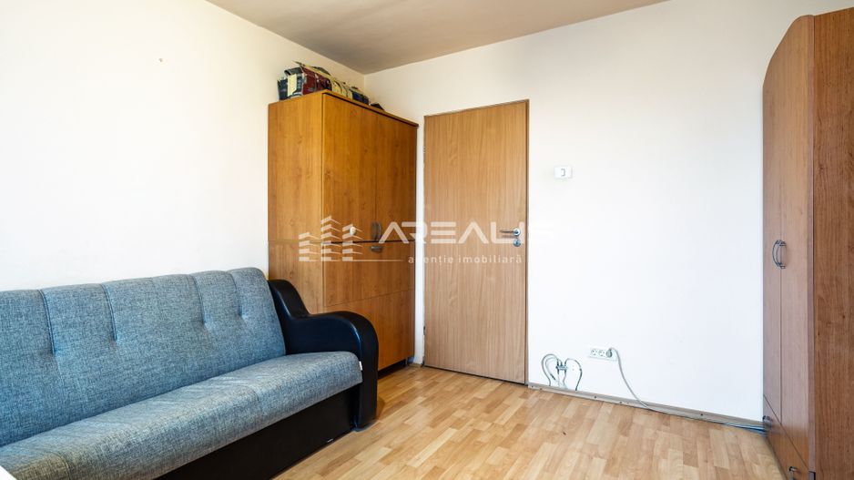 De închiriat -Apartament 3 camere, decomandat, zonă centrală - Poză 15
