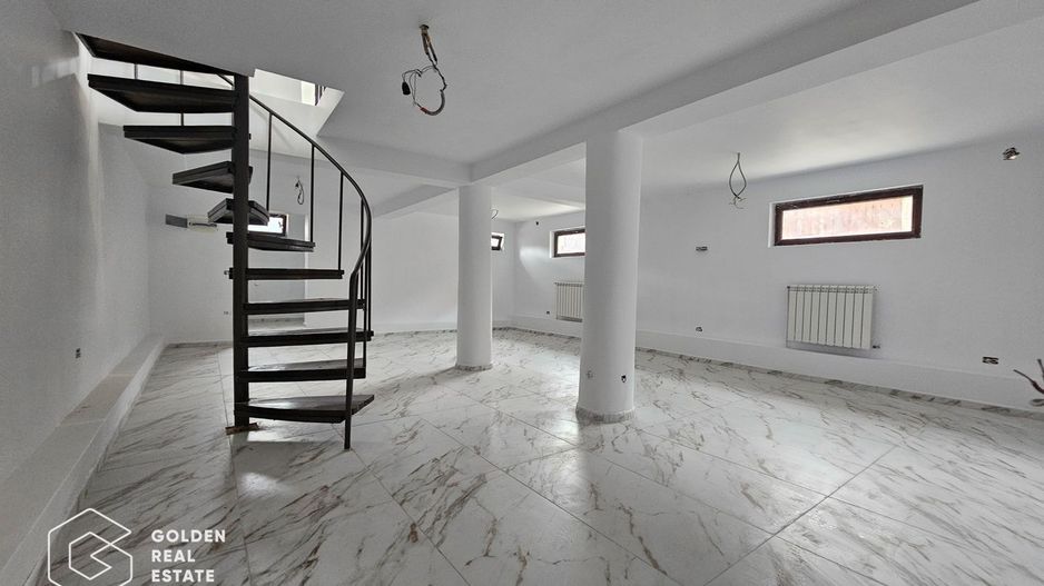 Vila cu 5 camere, 4 bai, Otopeni-centru, COMISION 0, renovata complet - Poză 3