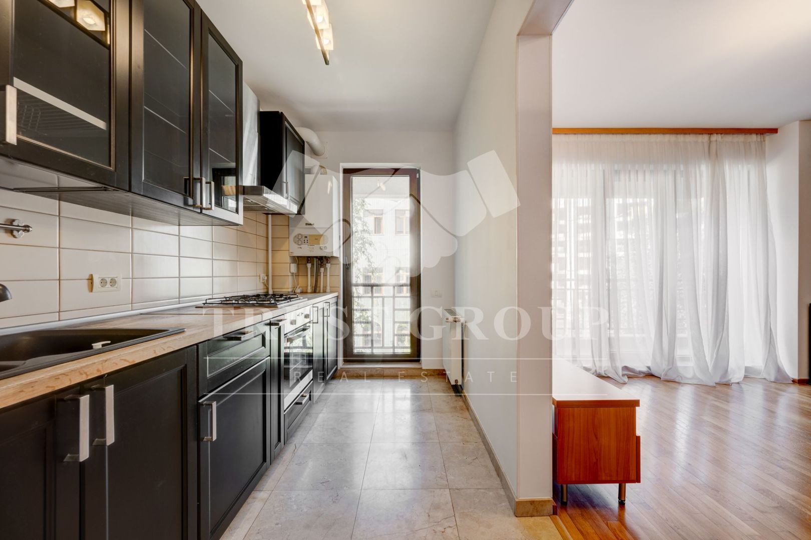 Apartament 3 camere Sisesti | Loc de parcare - Poză 4